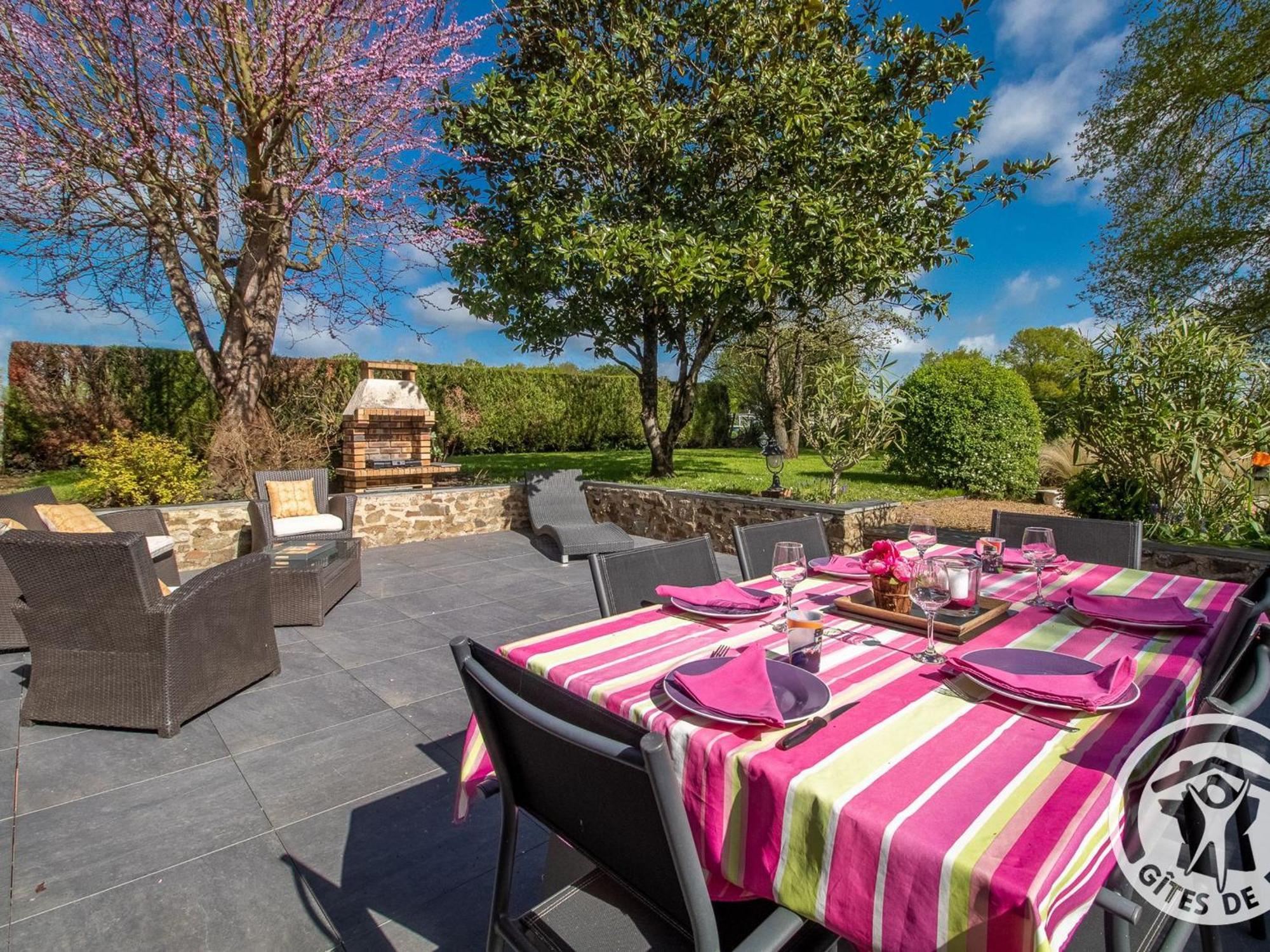 Gite Charmant Avec Jardin, Proche Activites Nautiques - Fr-1-622-75 Morannes sur Sarthe-Daumeray ภายนอก รูปภาพ
